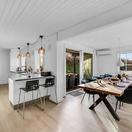 Dragan - 350m From The Sea By Interhome Nyaraló